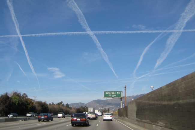 chemtrails-havaya-puskurtme.jpg (30386 bytes)